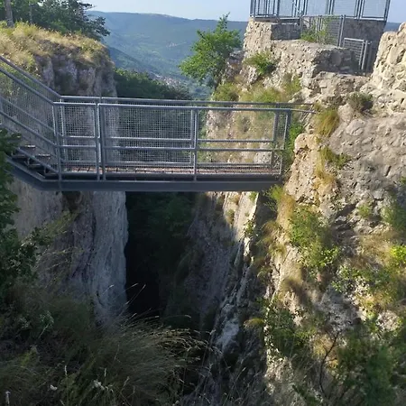 Beautiful Crni Kal